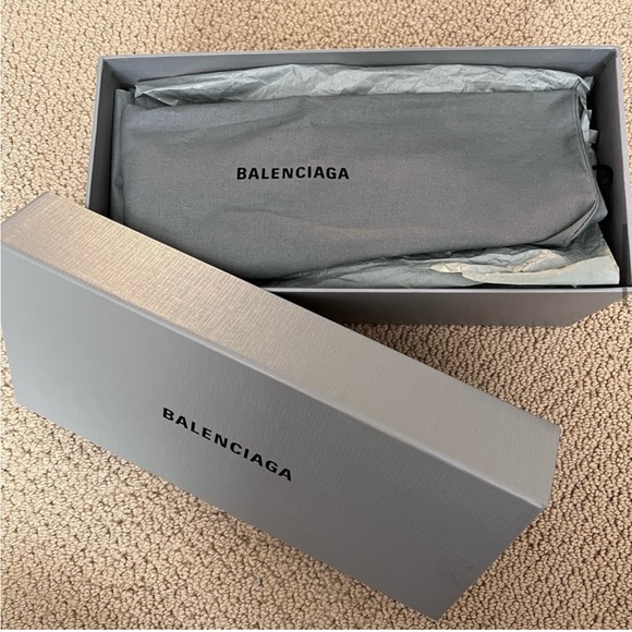 100% authentic Balenciaga pink leather graphic print slippers sandals 39.5 - Picture 4 of 9